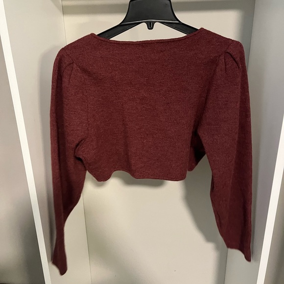 NBD Plum Ribbed V-Neck Cropped Knit - Picture 3 of 3